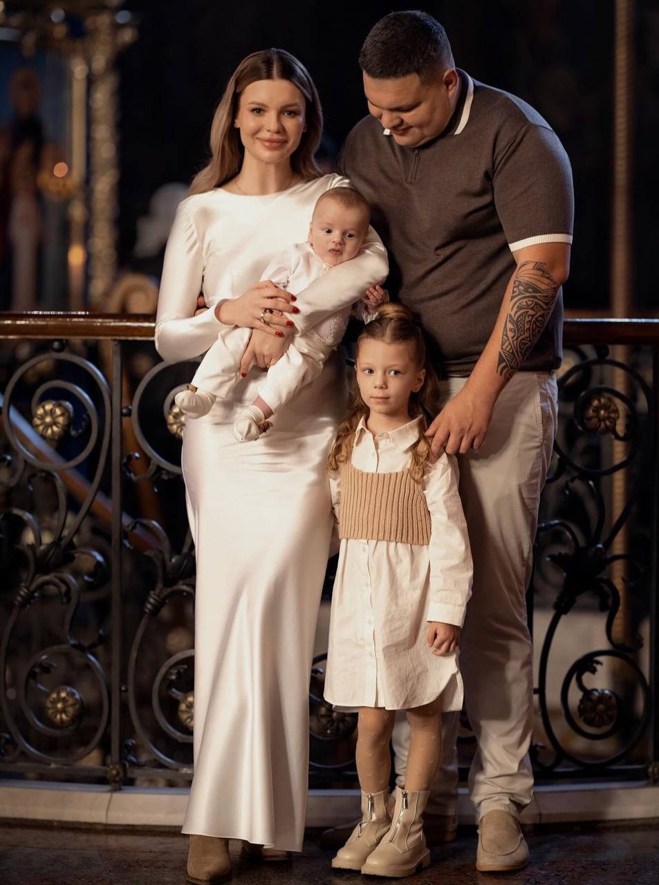 Украинская блогерша-миллионница окрестила сына: трогательные фото таинства